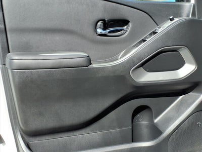 2024 Nissan Frontier SL