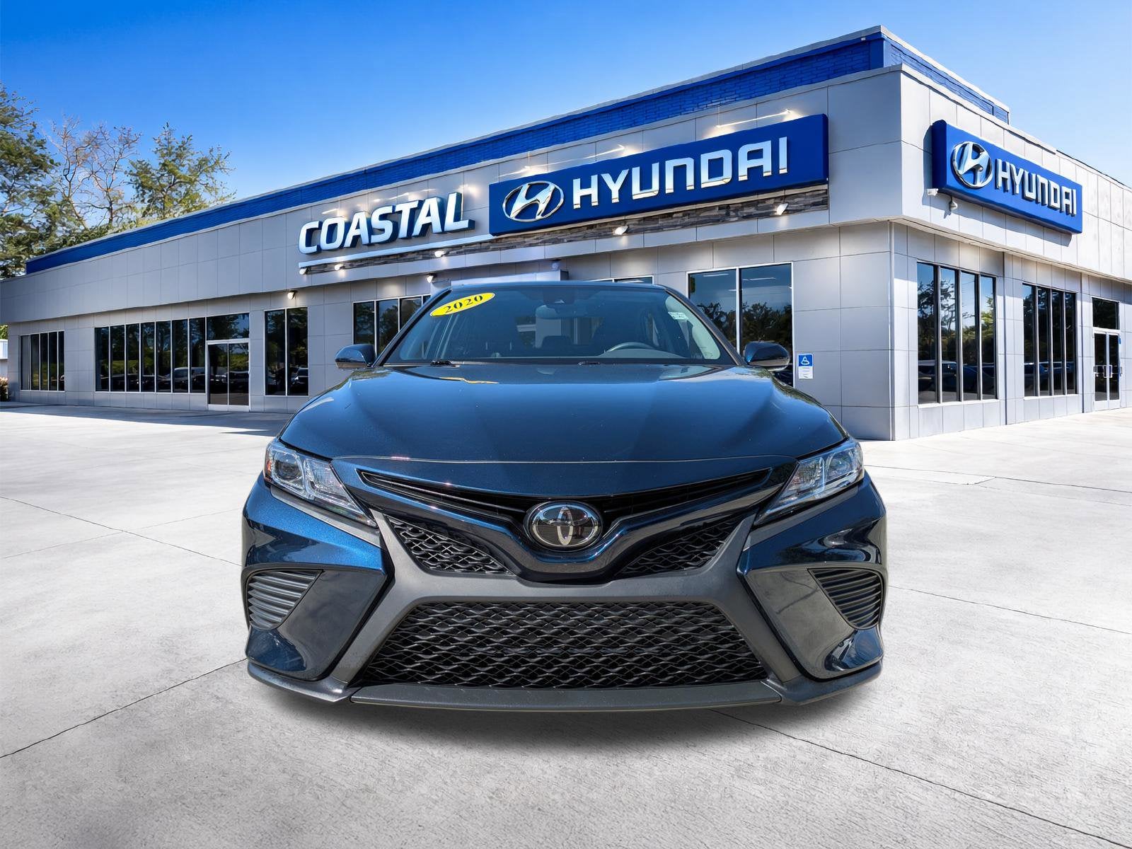 2020 Toyota Camry SE