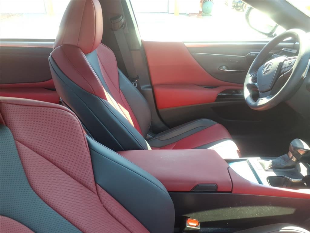 2024 Lexus ES 350 F SPORT Handling