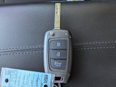 2022 Hyundai TUCSON SE