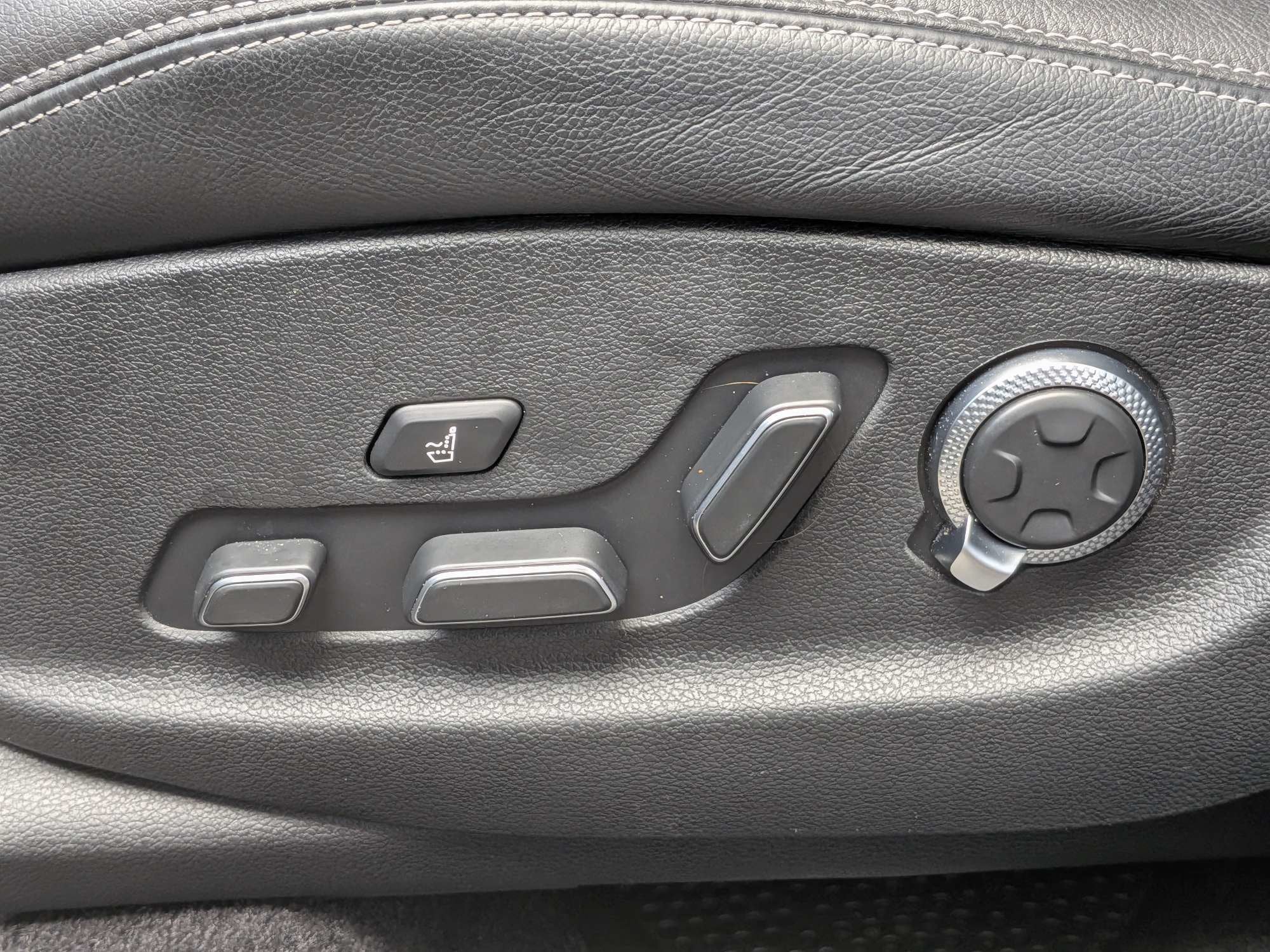 2024 Genesis GV70 2.5T