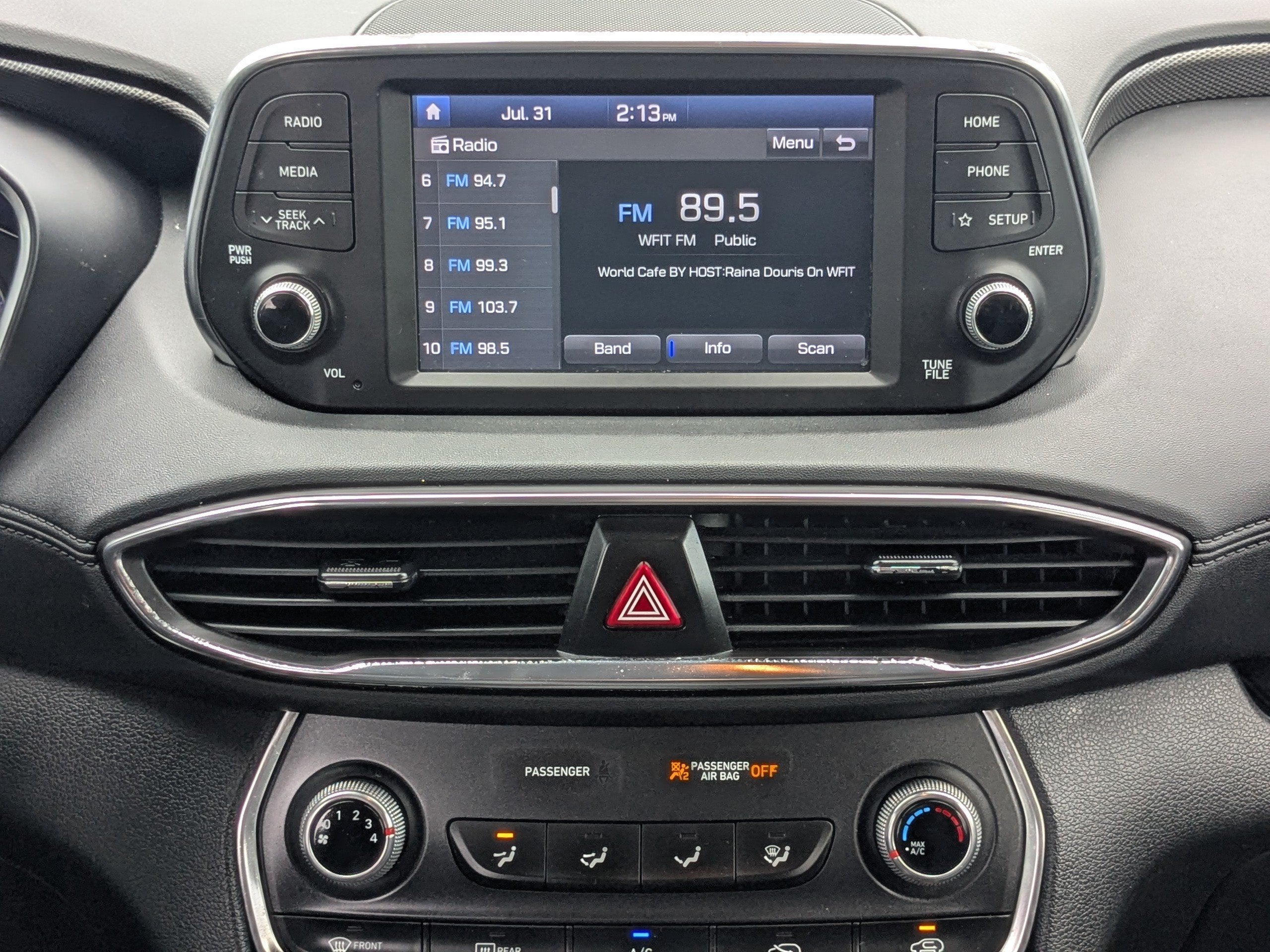 2019 Hyundai SANTA FE SE