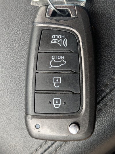2019 Hyundai SANTA FE SE