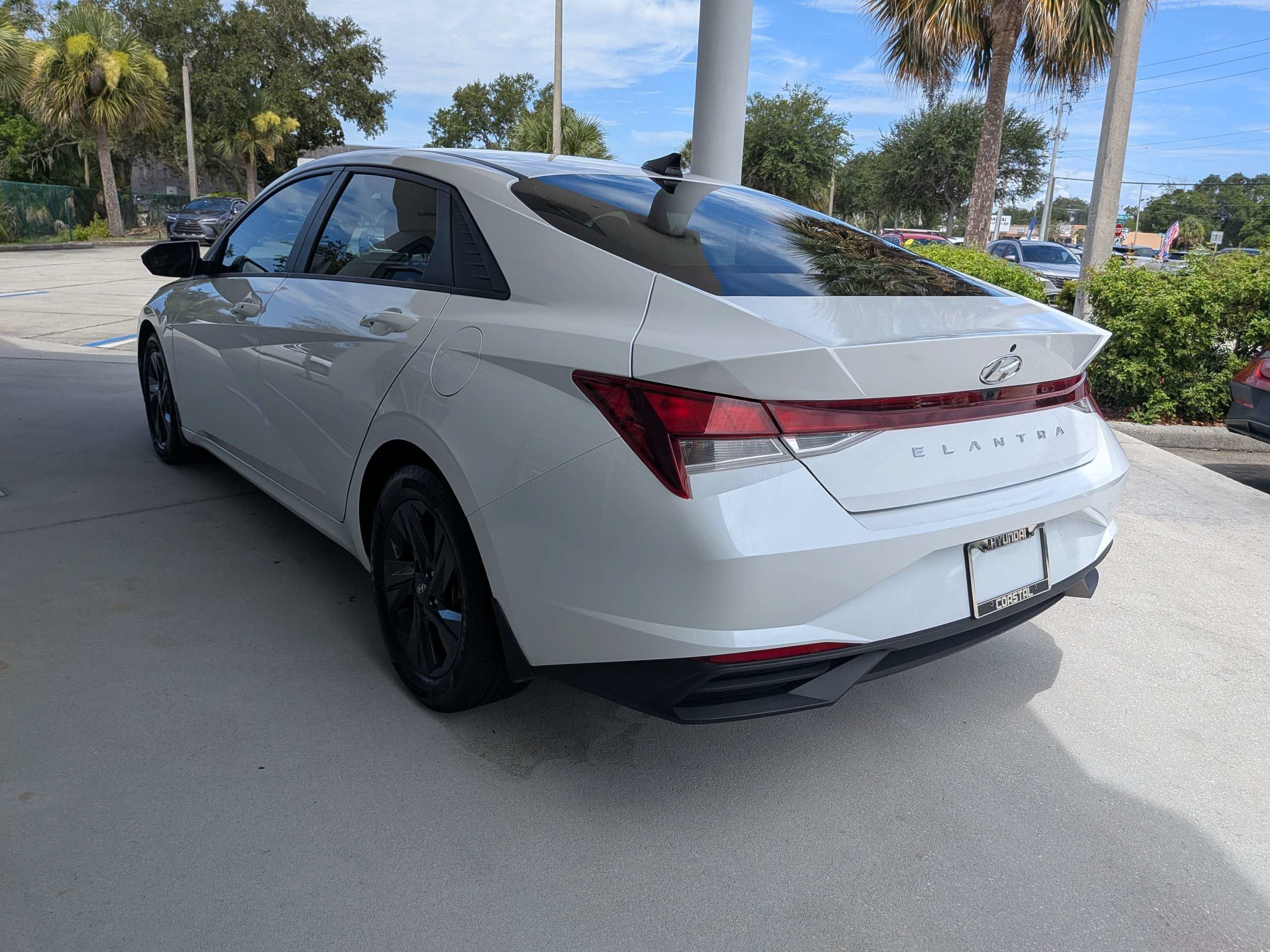 2022 Hyundai ELANTRA SEL