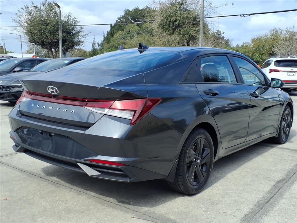 2022 Hyundai ELANTRA SEL