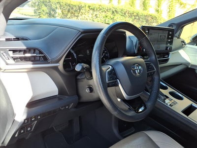 2022 Toyota Sienna Limited 7 Passenger