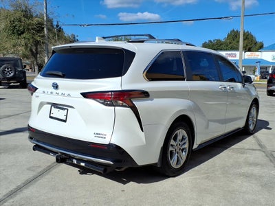 2022 Toyota Sienna Limited 7 Passenger