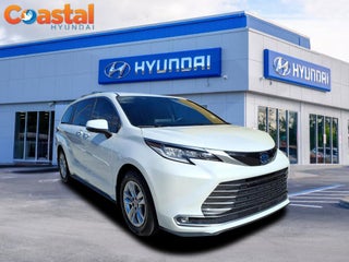 2022 Toyota Sienna Limited