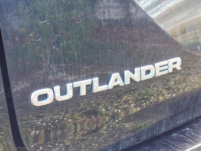 2023 Mitsubishi Outlander ES