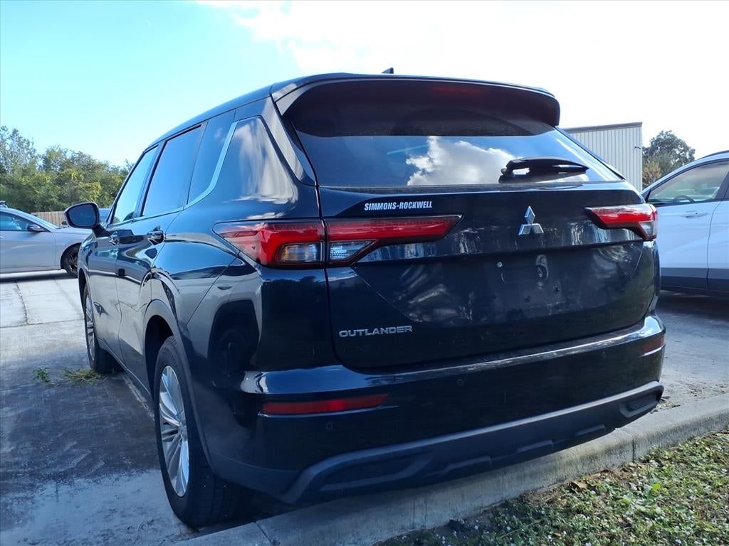 2023 Mitsubishi Outlander ES