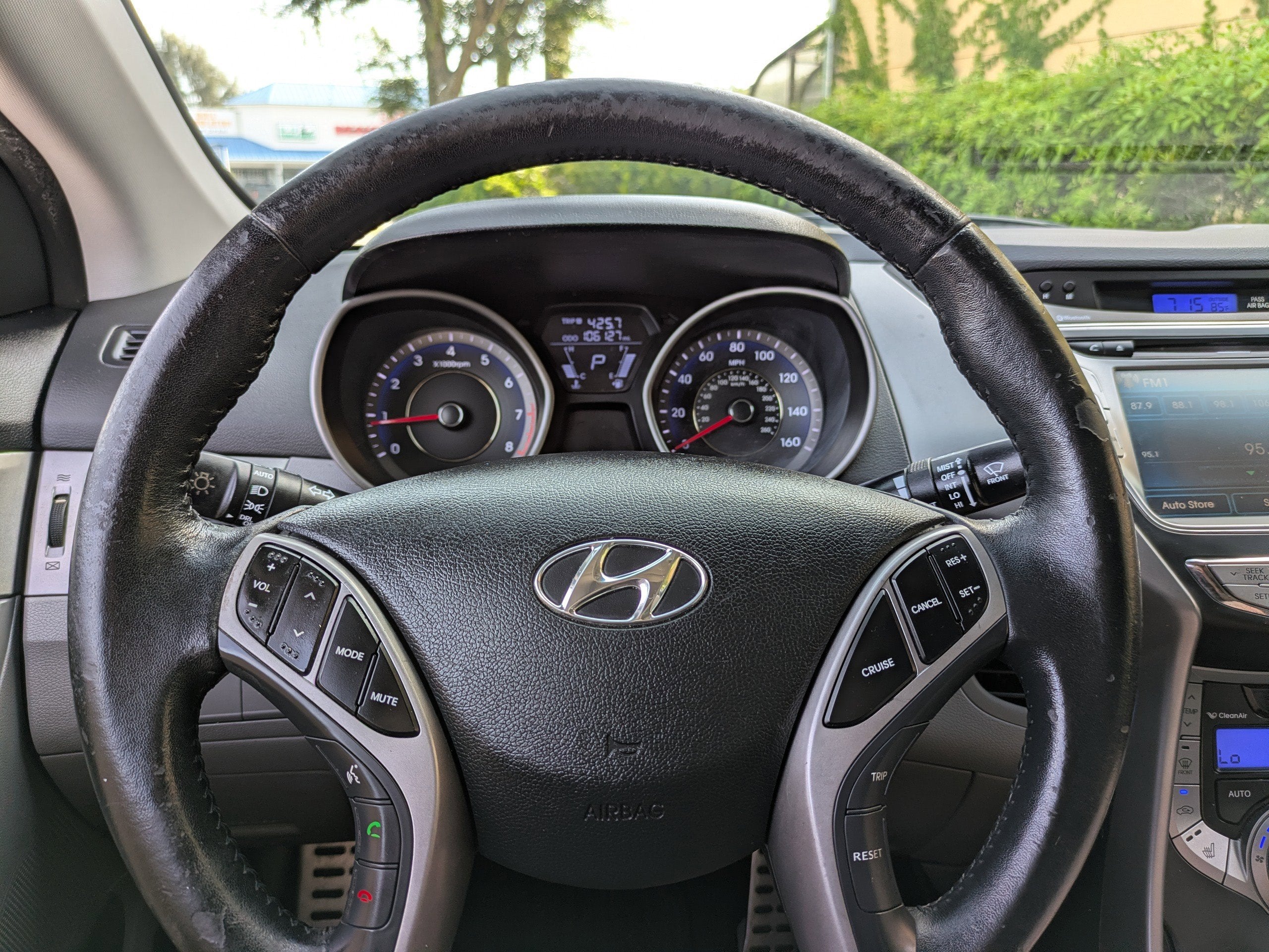 2013 Hyundai ELANTRA COUPE SE