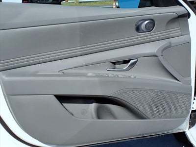 2025 Hyundai ELANTRA SEL Convenience