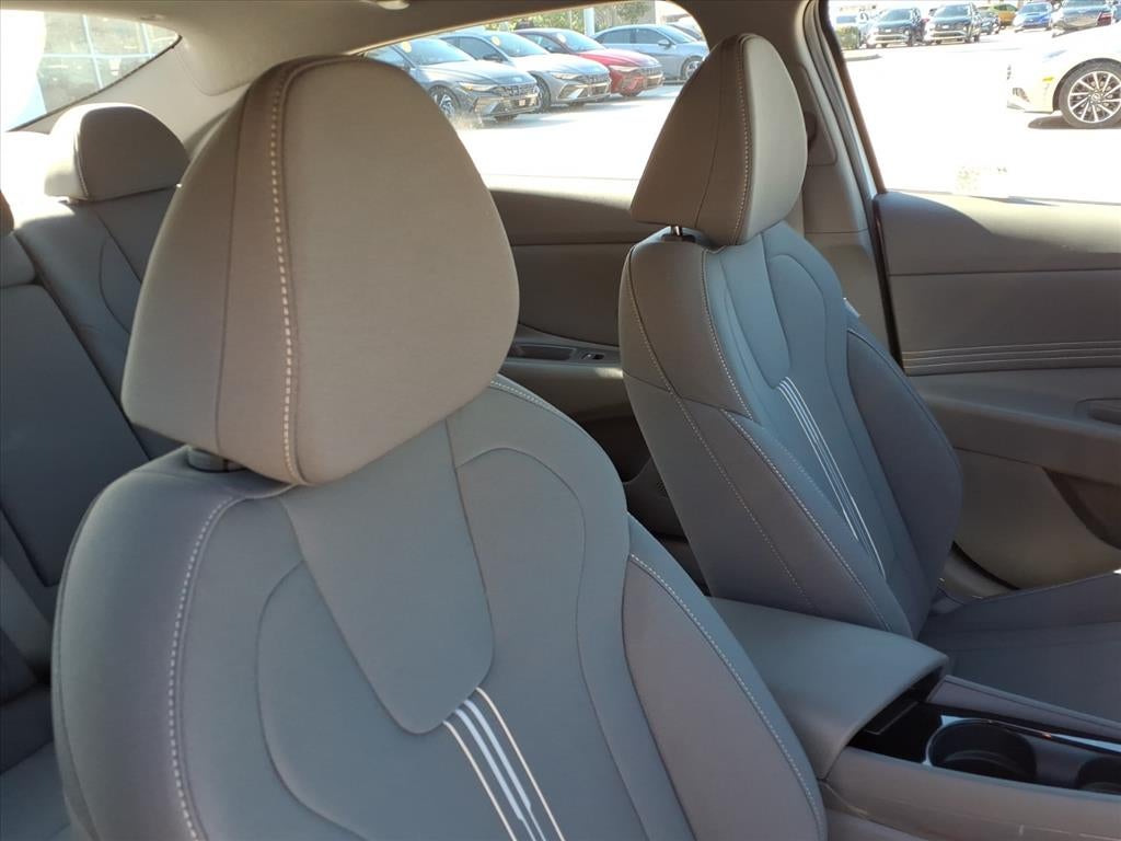 2025 Hyundai ELANTRA SEL Convenience