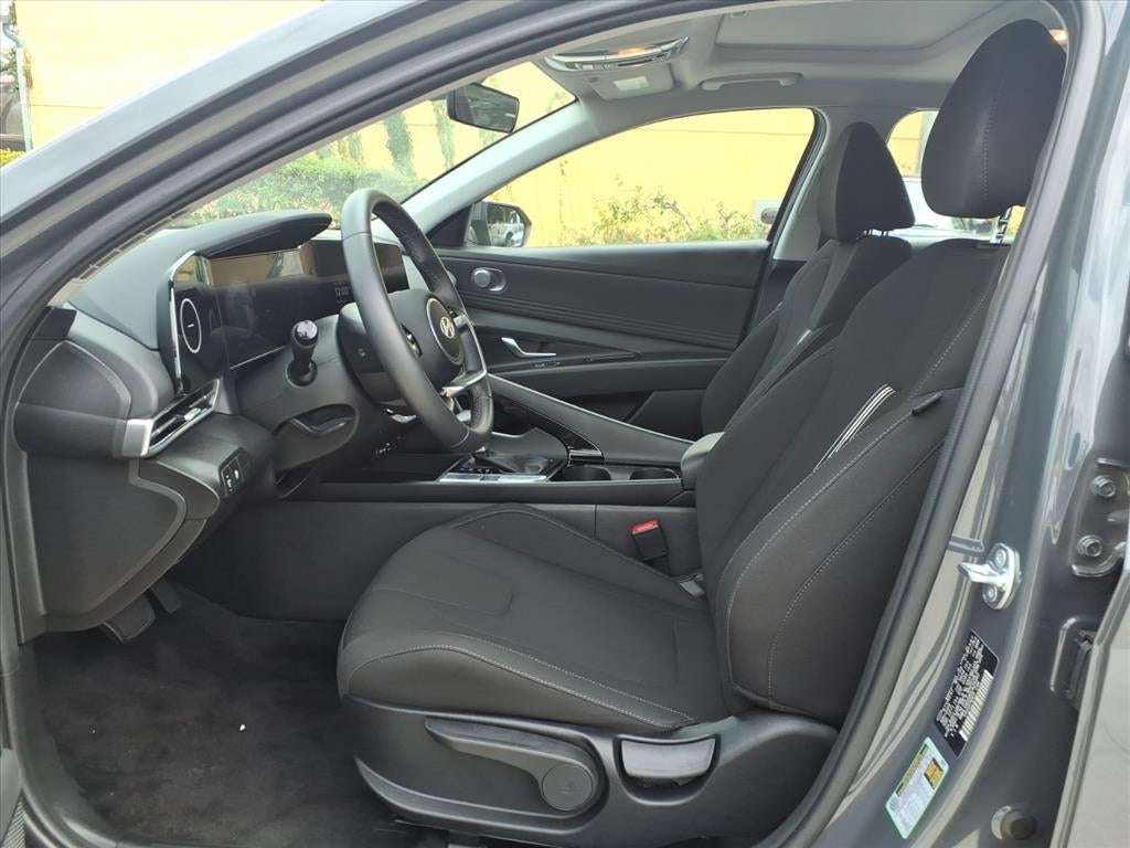 2025 Hyundai ELANTRA SEL Convenience