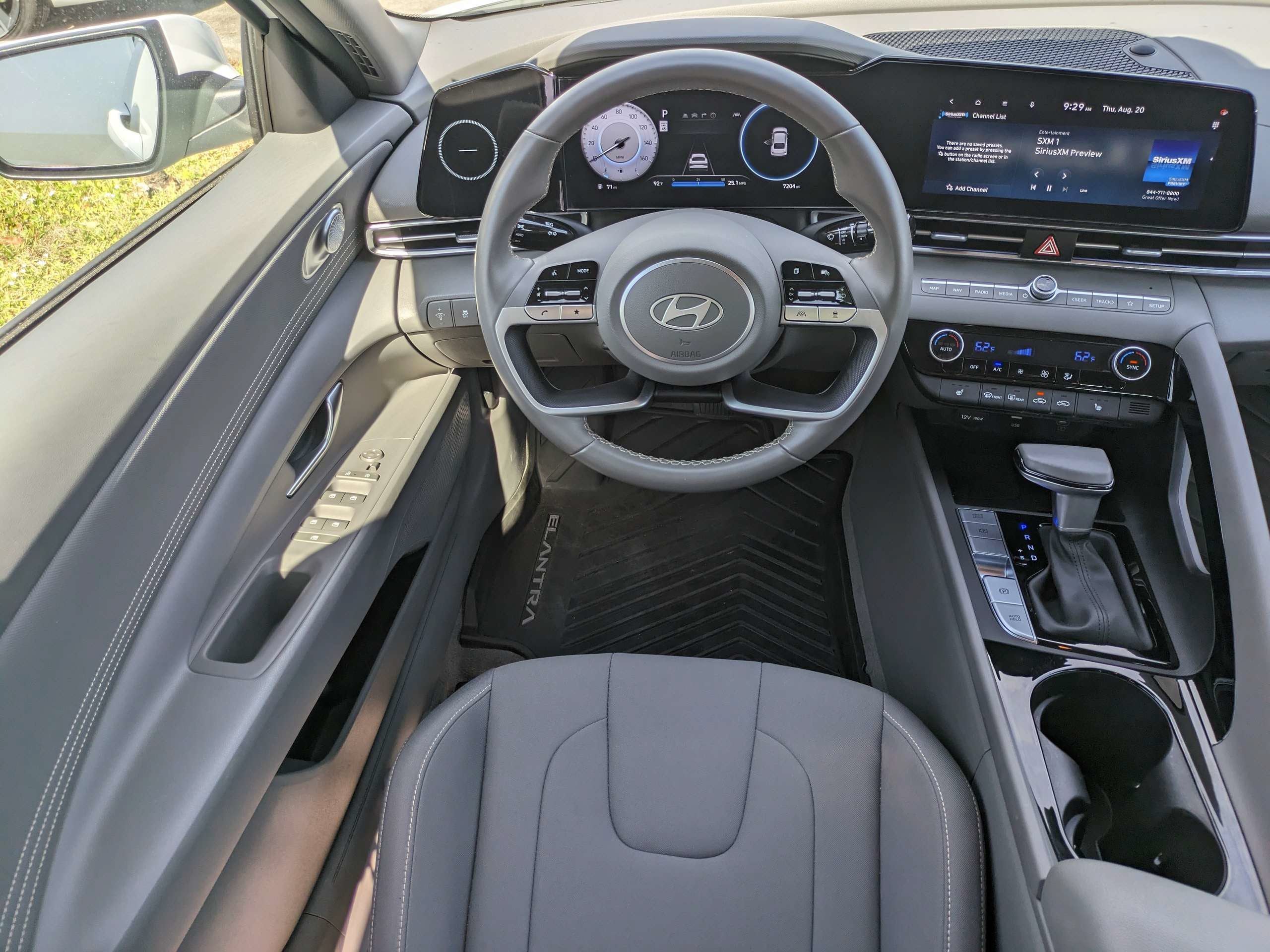 2025 Hyundai ELANTRA SEL Convenience