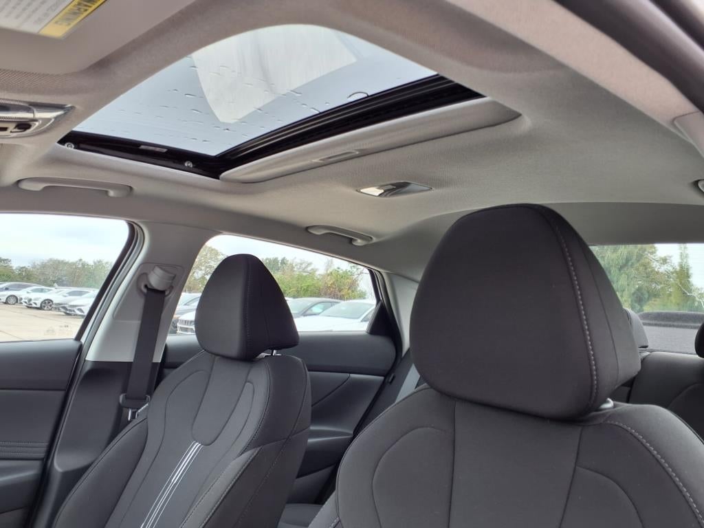 2025 Hyundai ELANTRA SEL Convenience