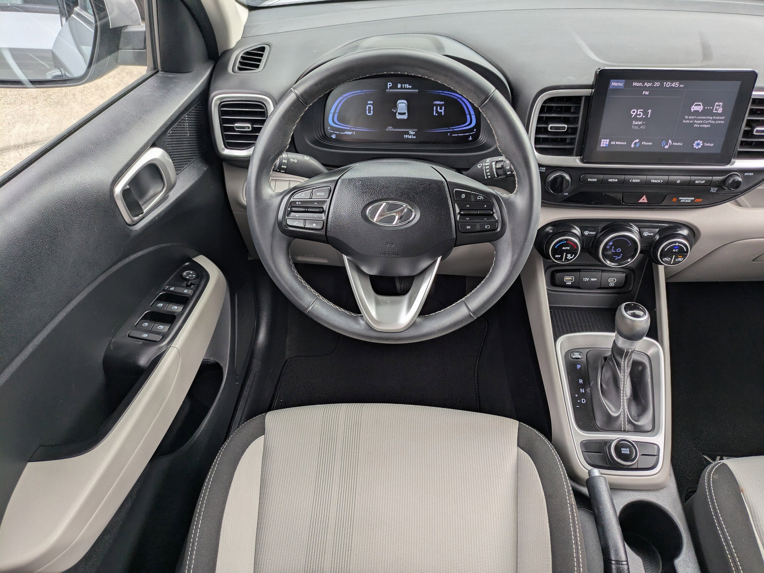 2024 Hyundai VENUE SEL