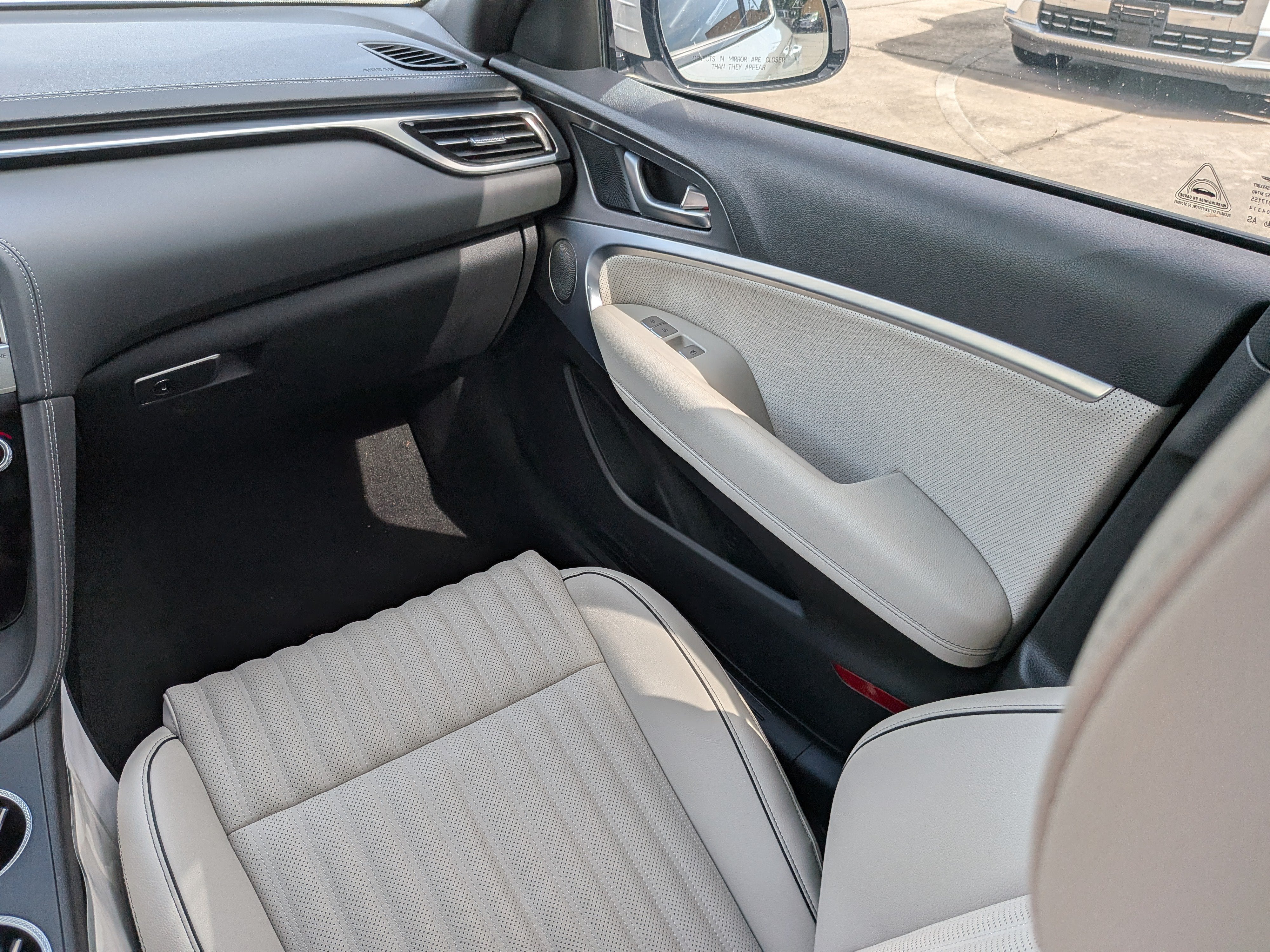 2025 Genesis G70 2.5T