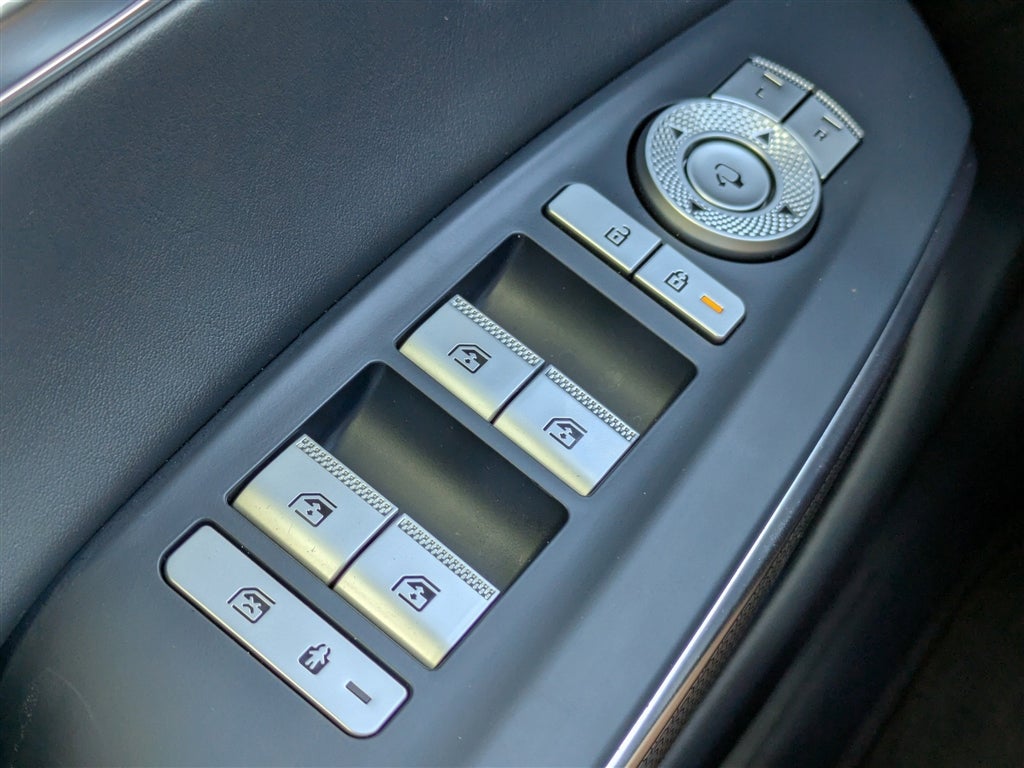 2023 Genesis GV70 2.5T PRESTIGE