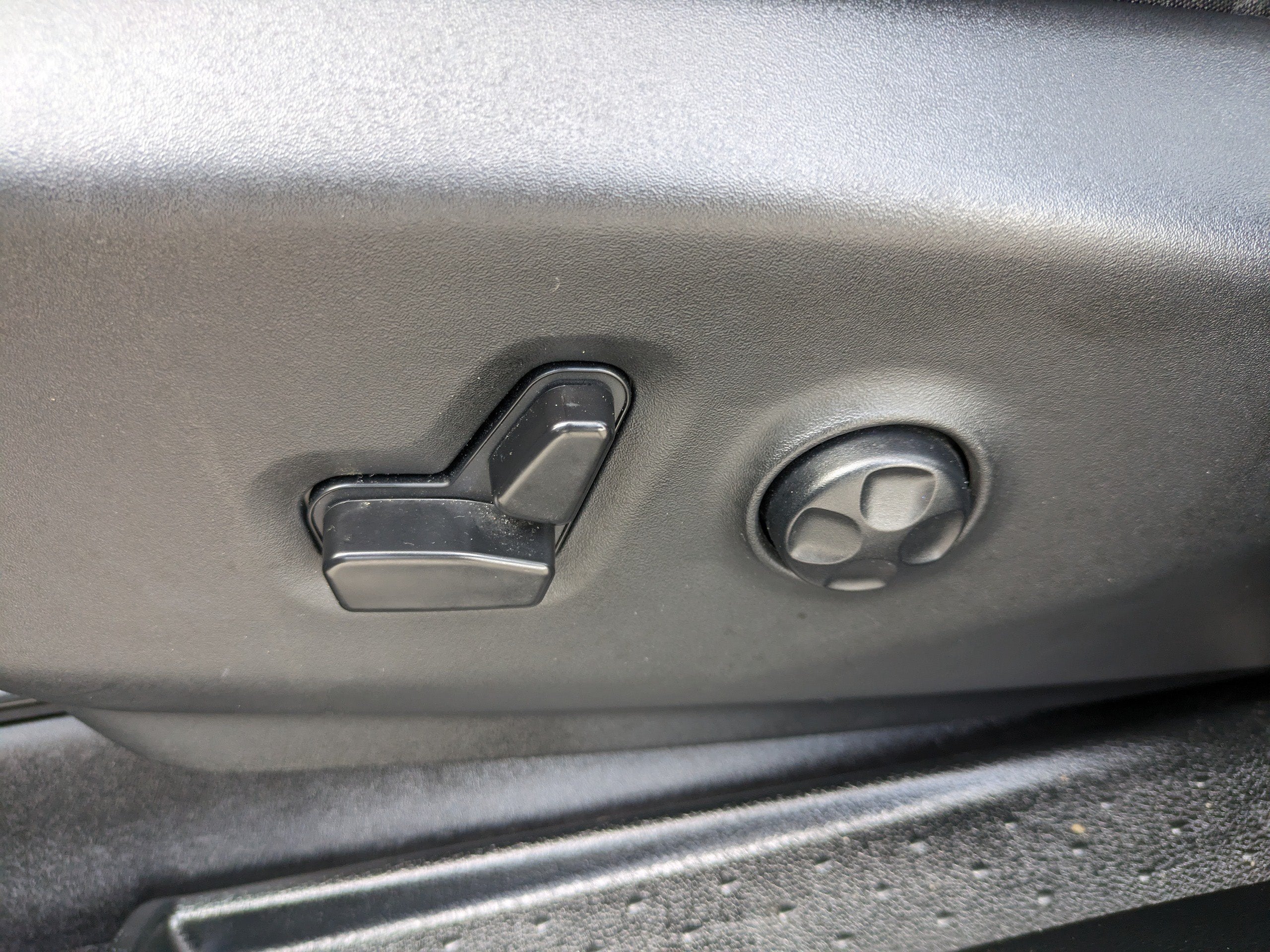 2024 Chrysler Pacifica Hybrid S Appearance Pkg