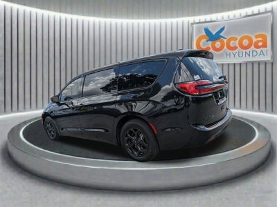 2024 Chrysler Pacifica Hybrid S Appearance Pkg