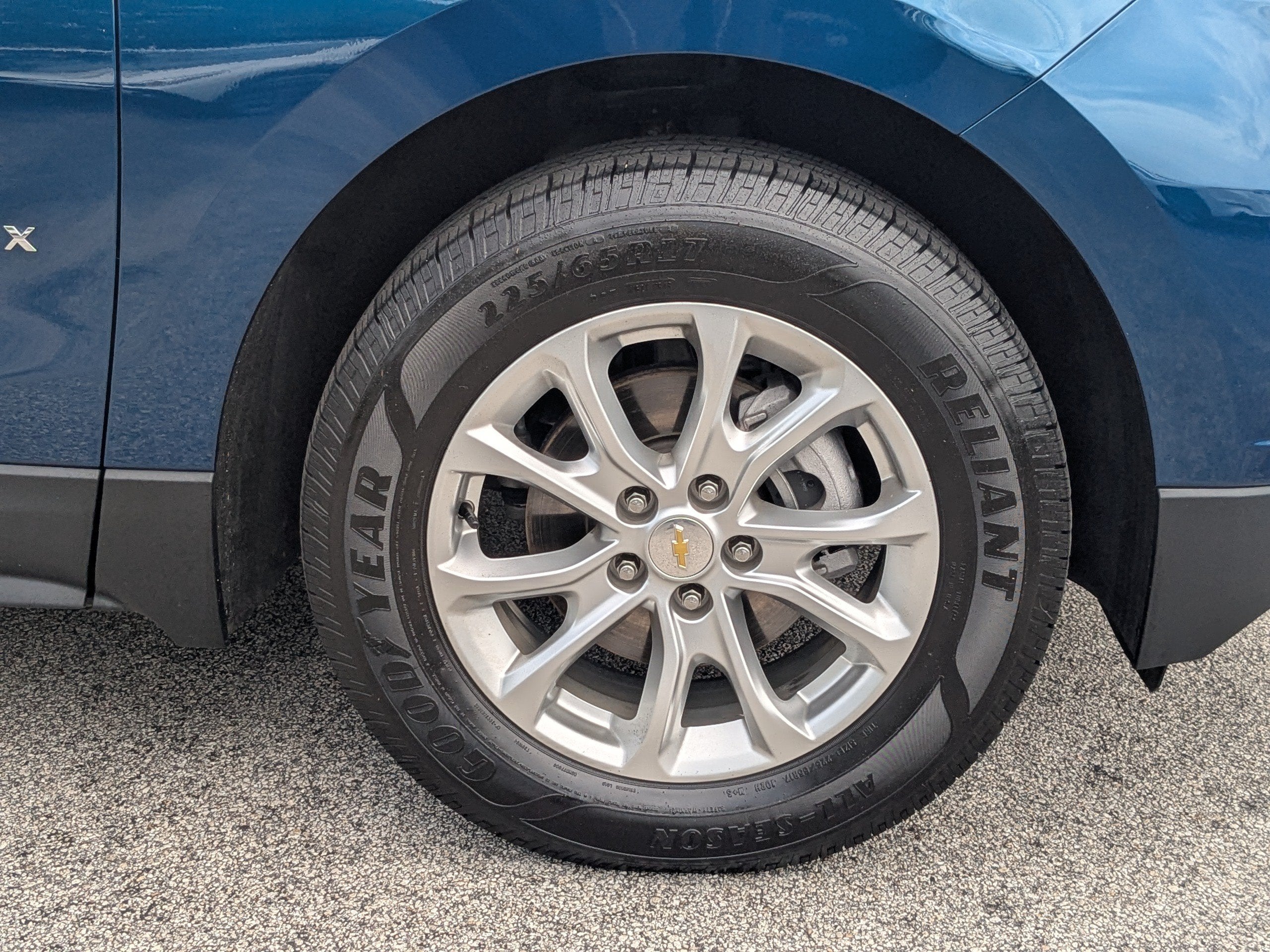 2021 Chevrolet Equinox LT - Photo 12