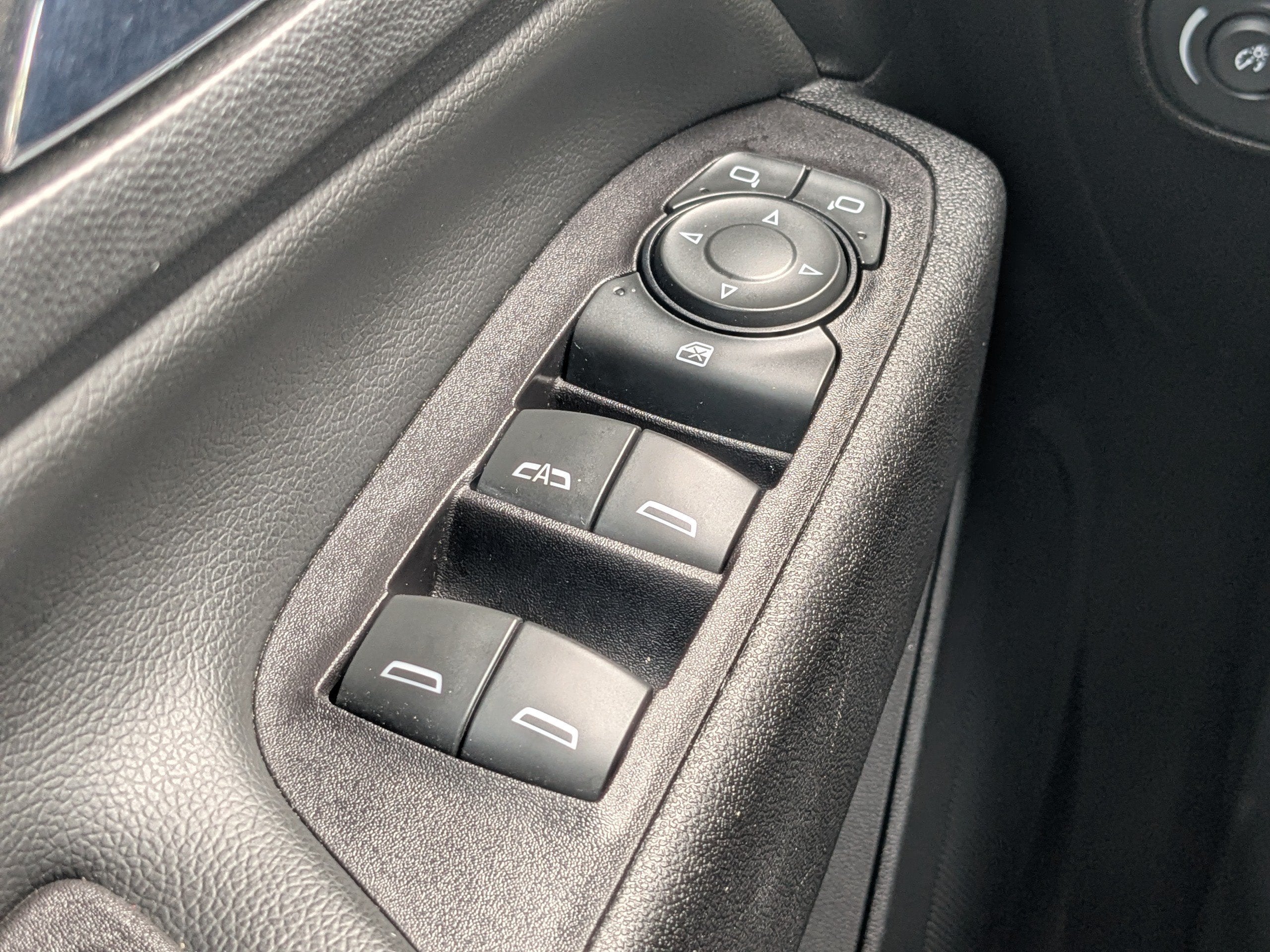 2021 Chevrolet Equinox LT - Photo 30