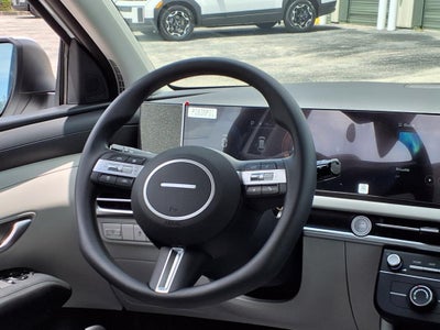 2026 Hyundai TUCSON SE FWD