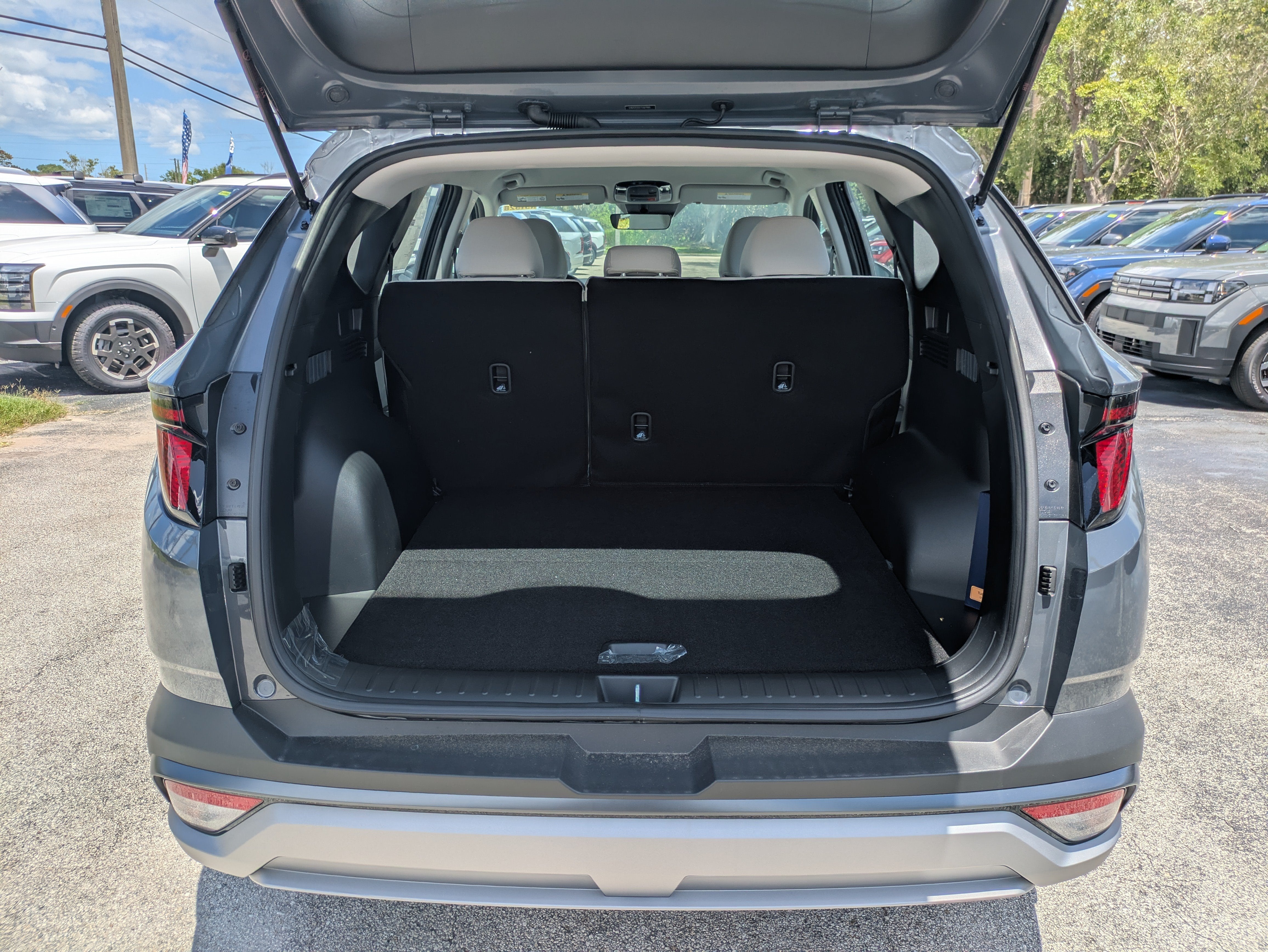 2026 Hyundai TUCSON SE