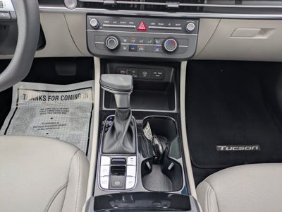 2026 Hyundai TUCSON SE
