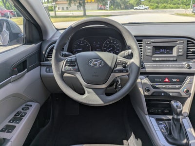 2018 Hyundai ELANTRA SE