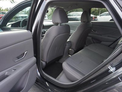 2021 Hyundai ELANTRA SE