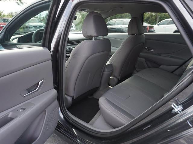 2021 Hyundai ELANTRA SE