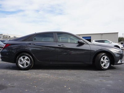 2021 Hyundai ELANTRA SE