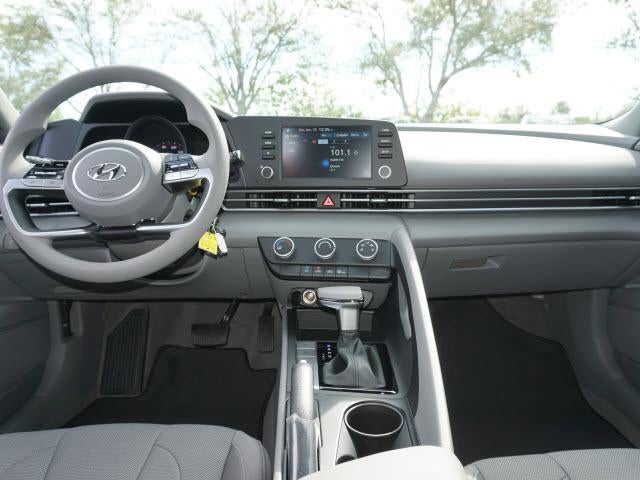 2021 Hyundai ELANTRA SE