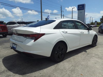 2023 Hyundai ELANTRA SEL