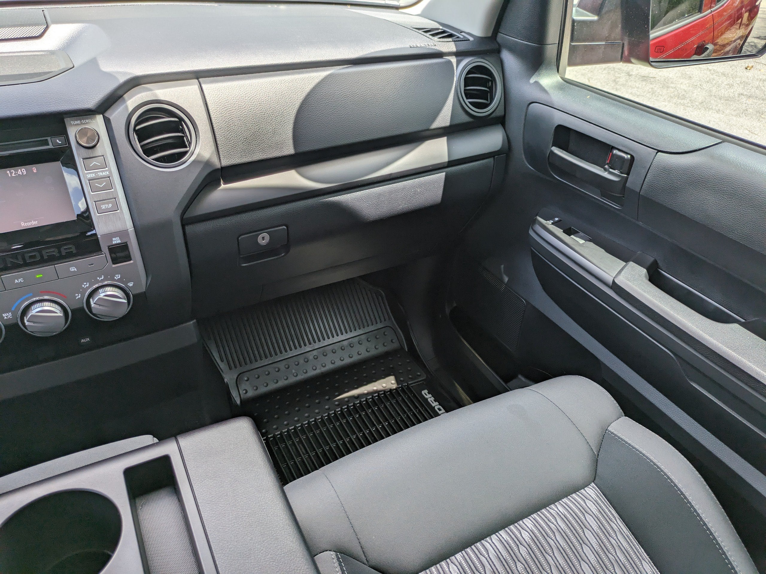2018 Toyota Tundra SR - Photo 18