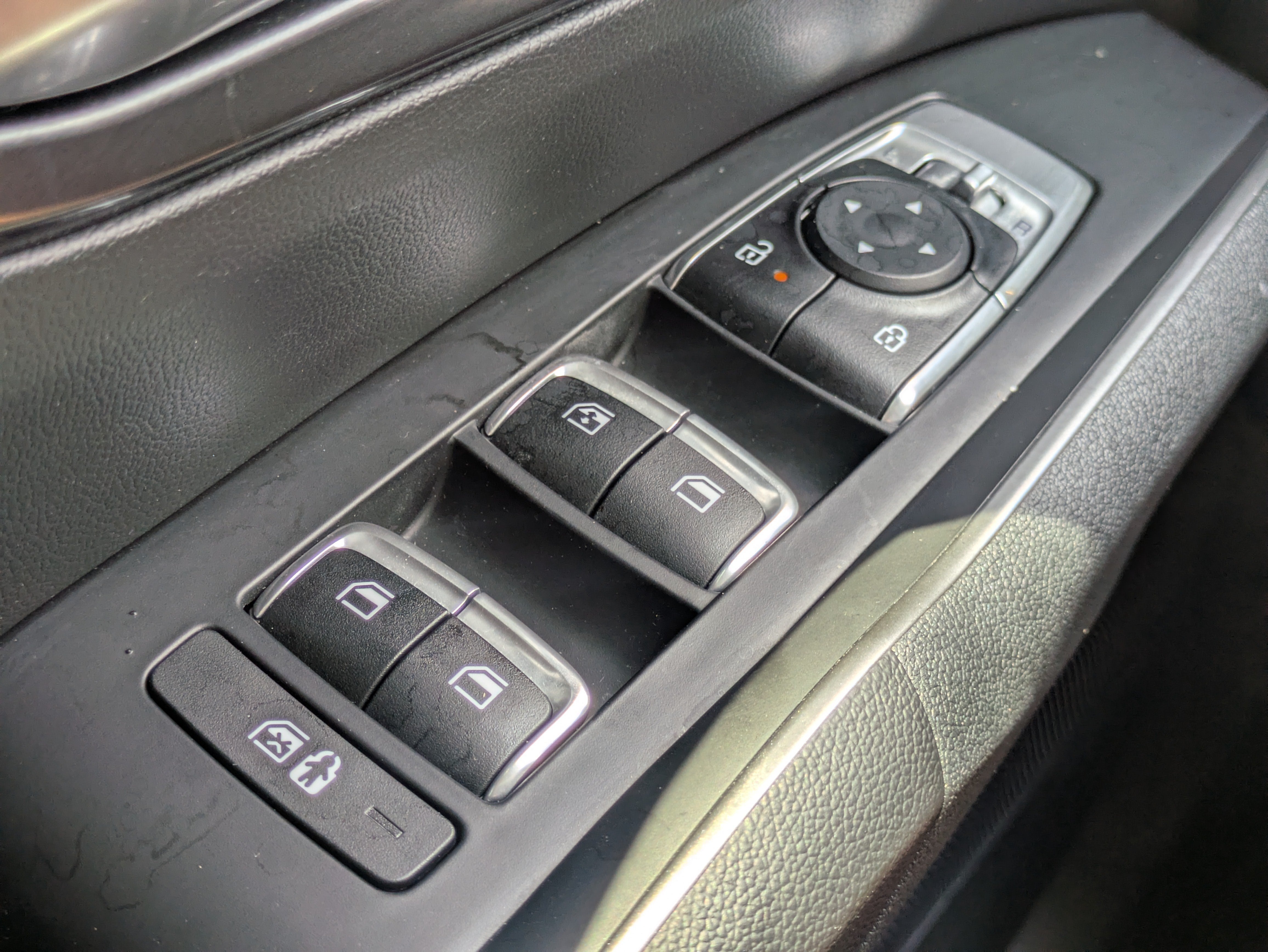 2024 Kia Sorento S - Photo 25