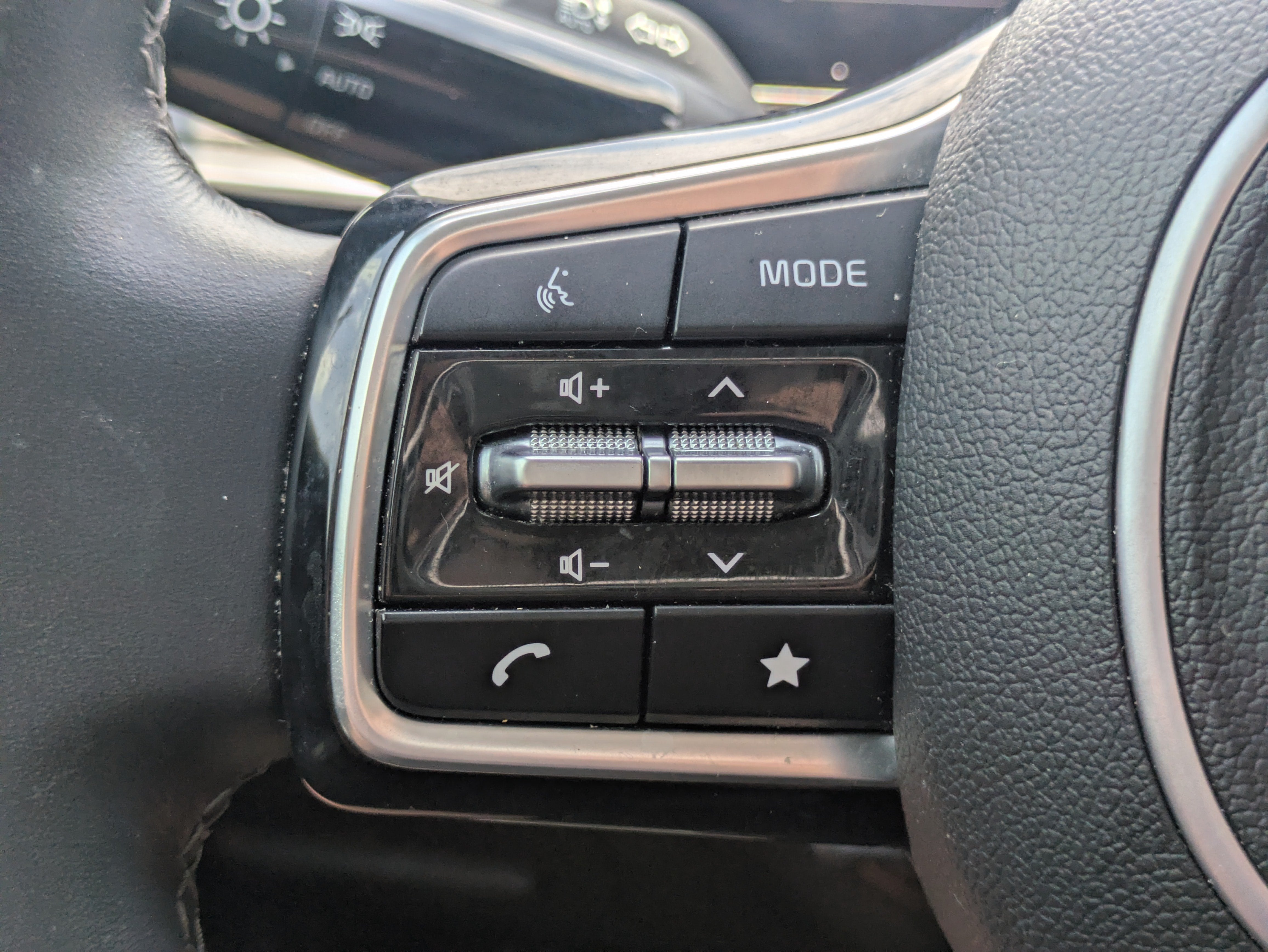 2024 Kia Sorento S - Photo 26