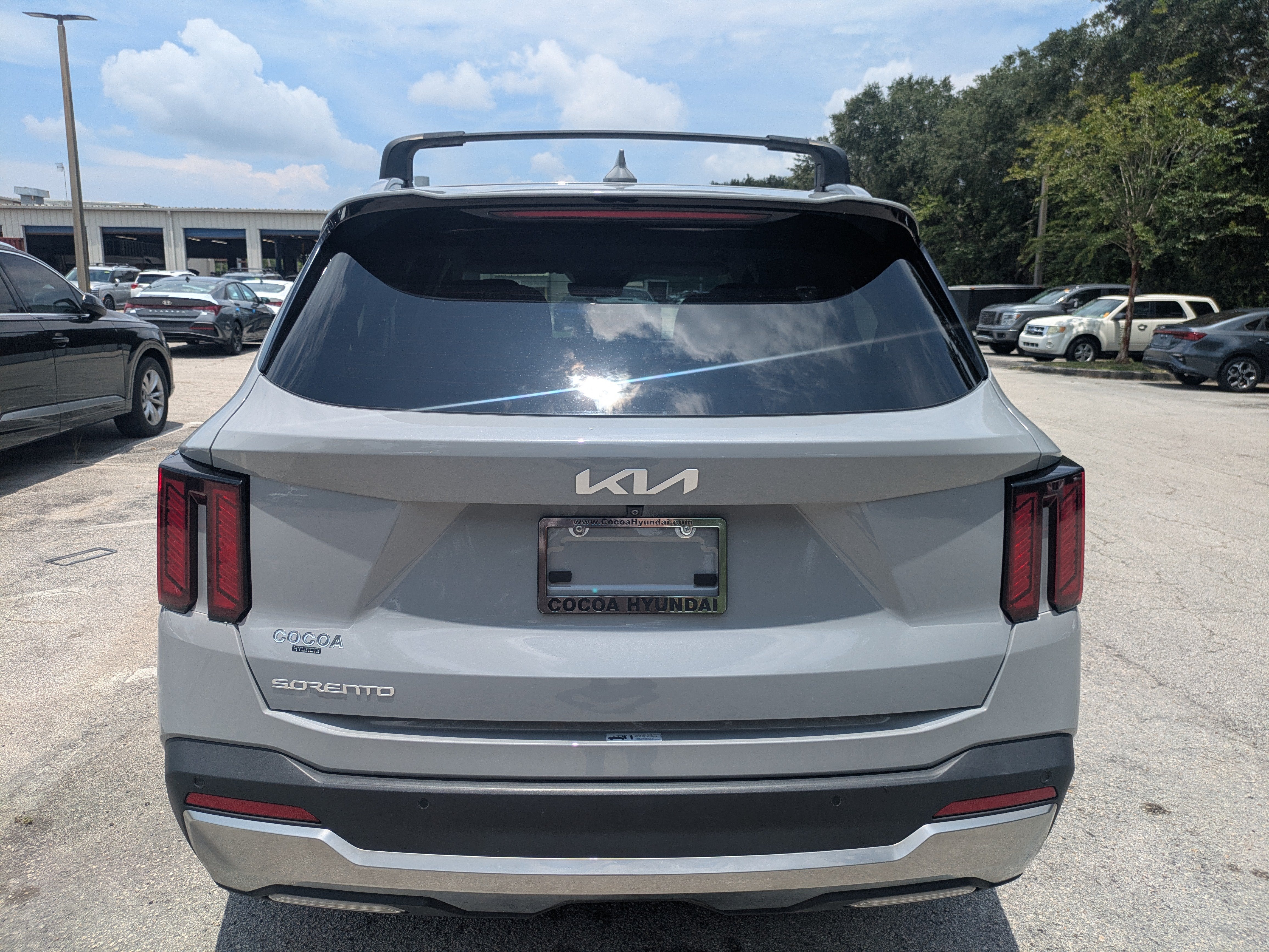 2024 Kia Sorento S - Photo 6