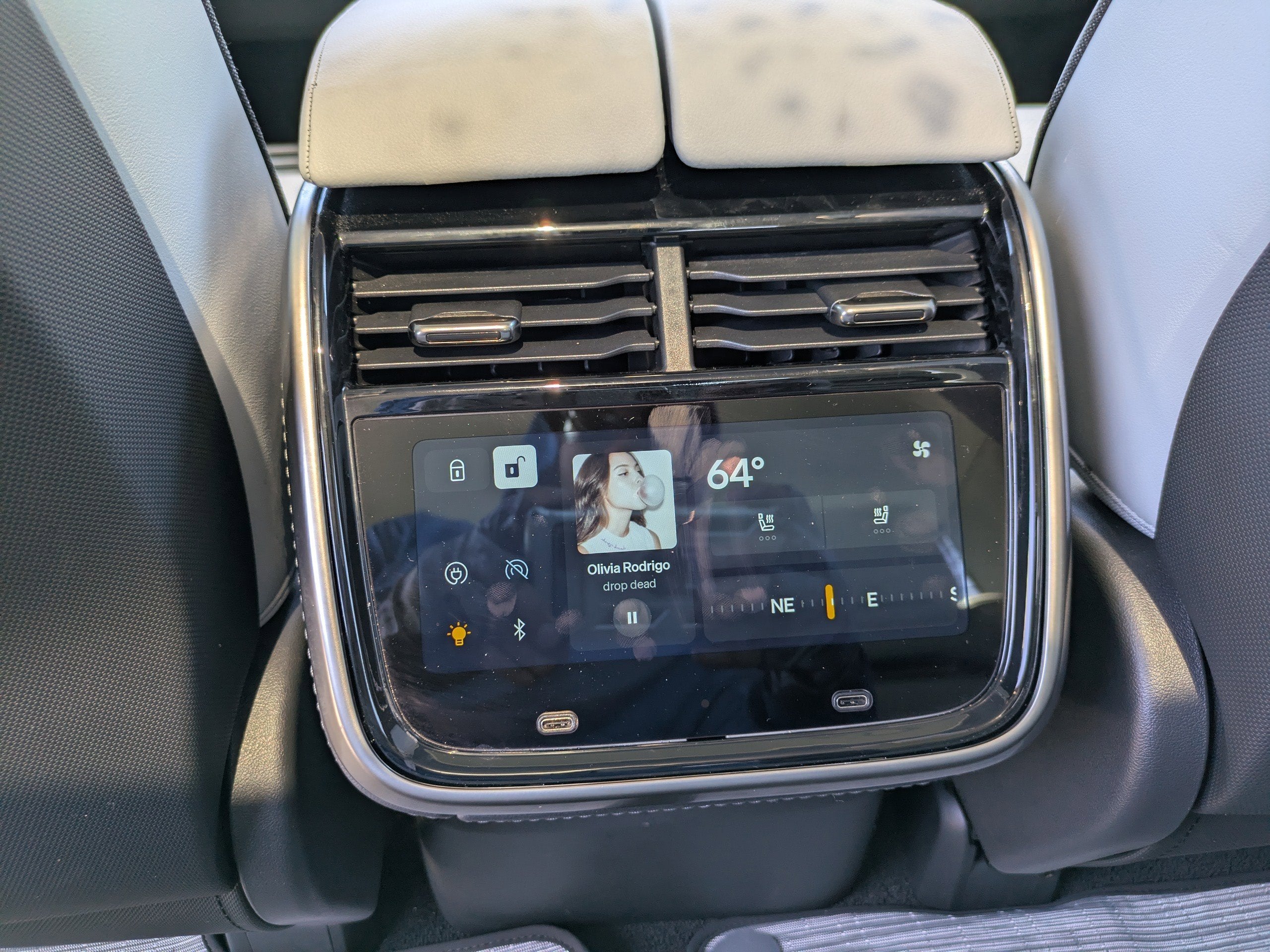 2024 Rivian R1T Adventure