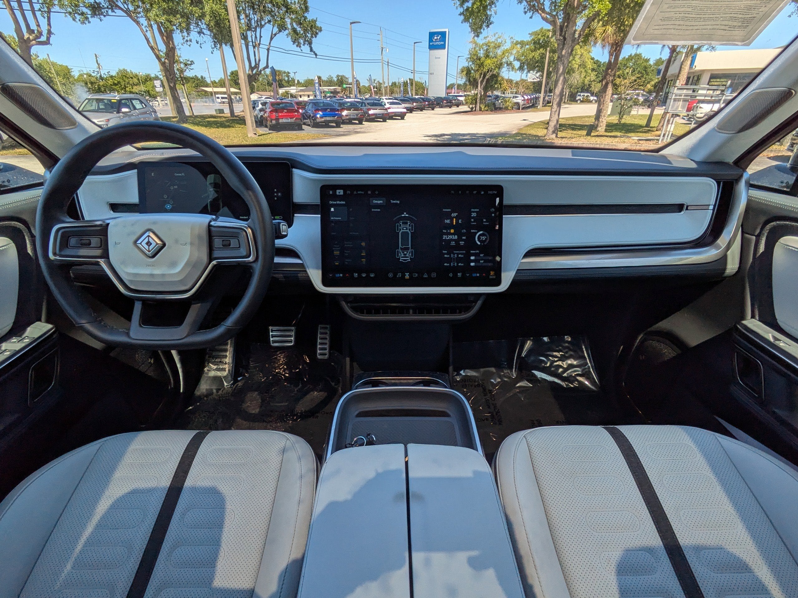 2024 Rivian R1T Adventure