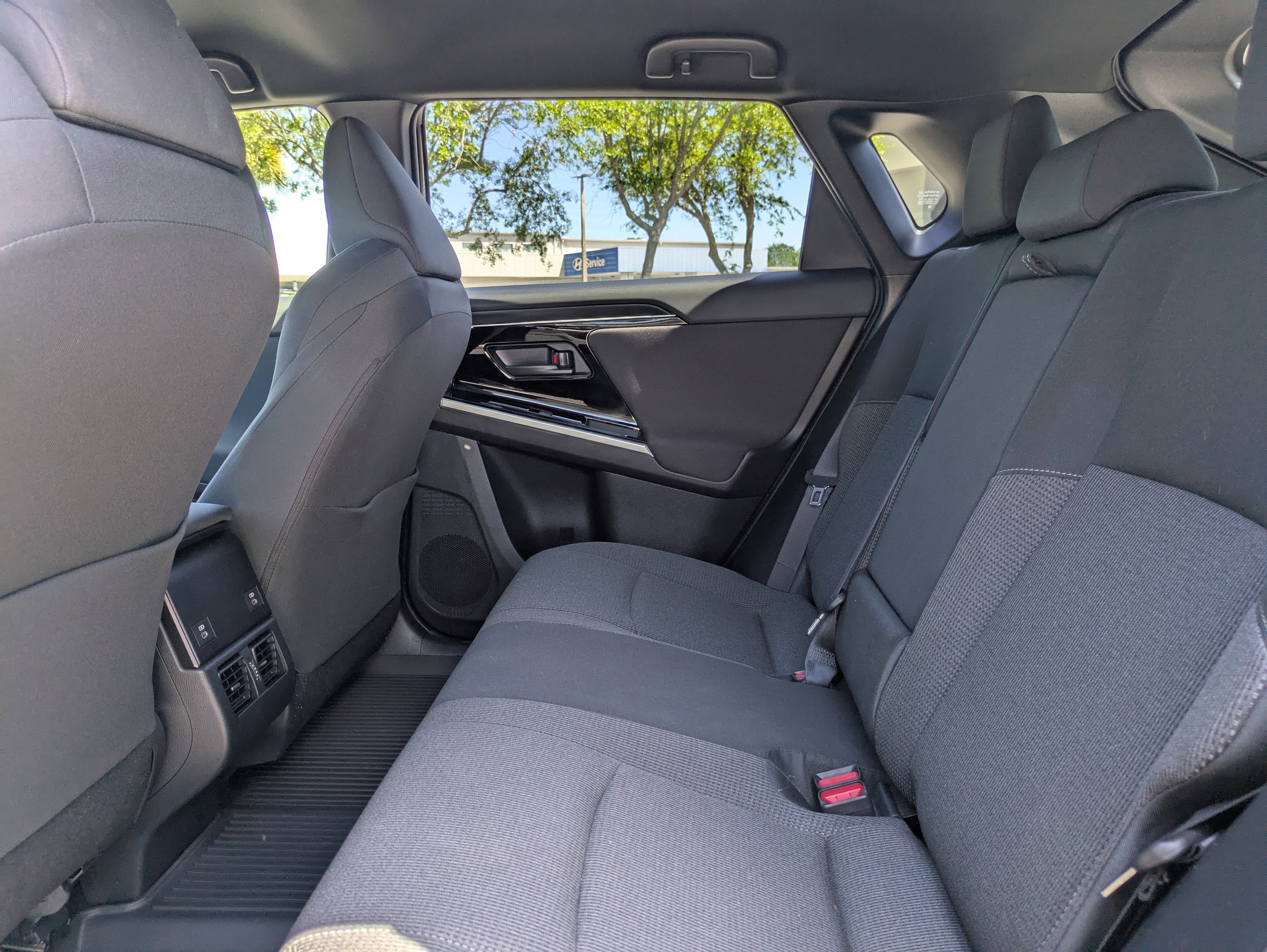 2023 Subaru SOLTERRA Premium - Photo 13
