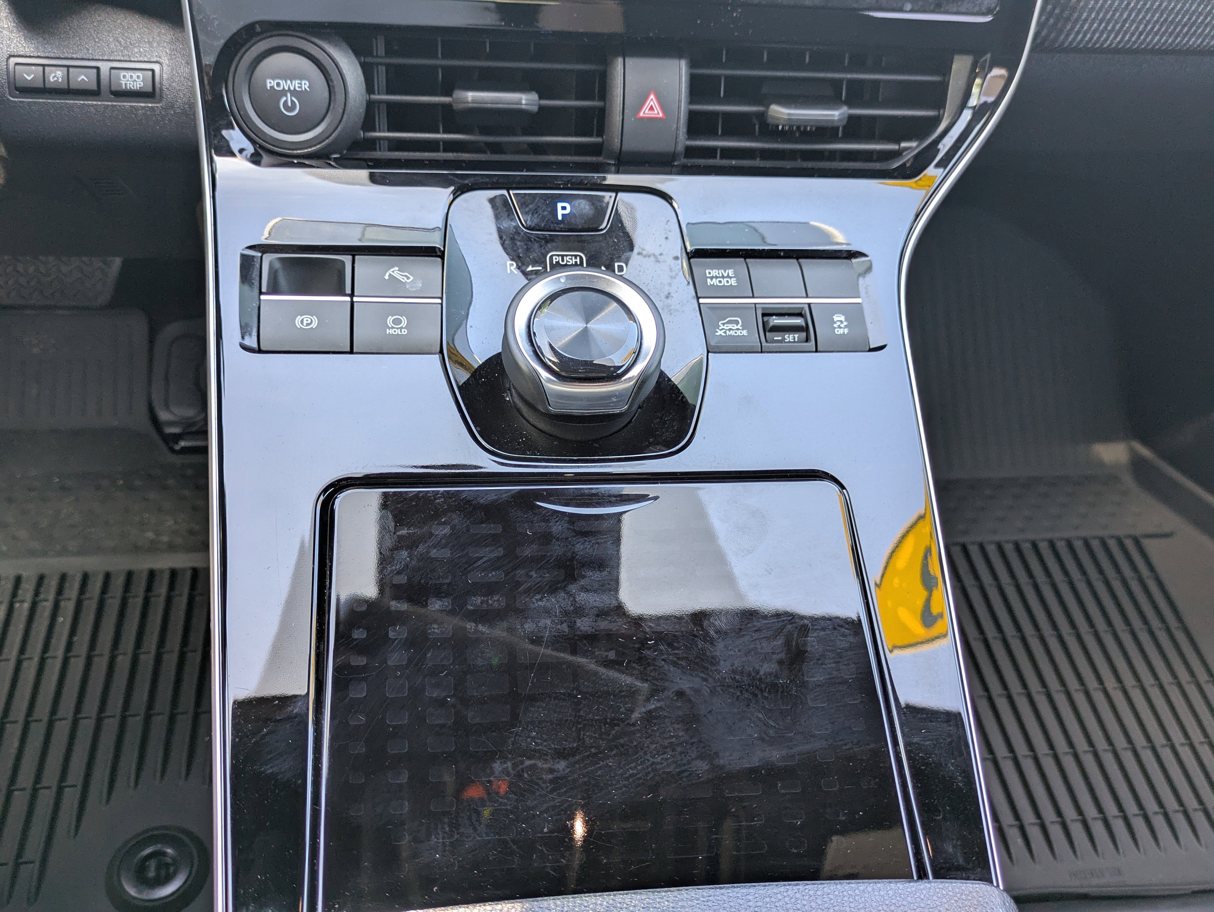 2023 Subaru SOLTERRA Premium - Photo 18