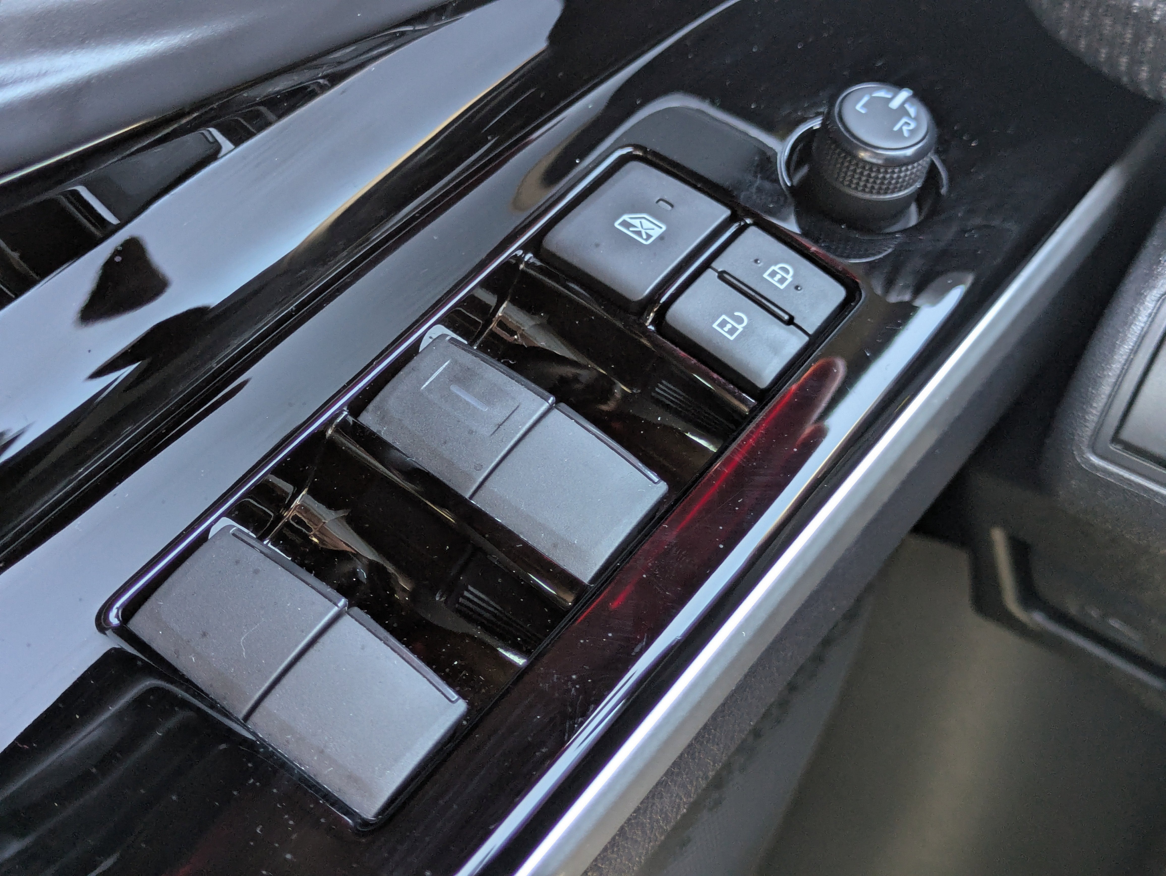 2023 Subaru SOLTERRA Premium - Photo 23