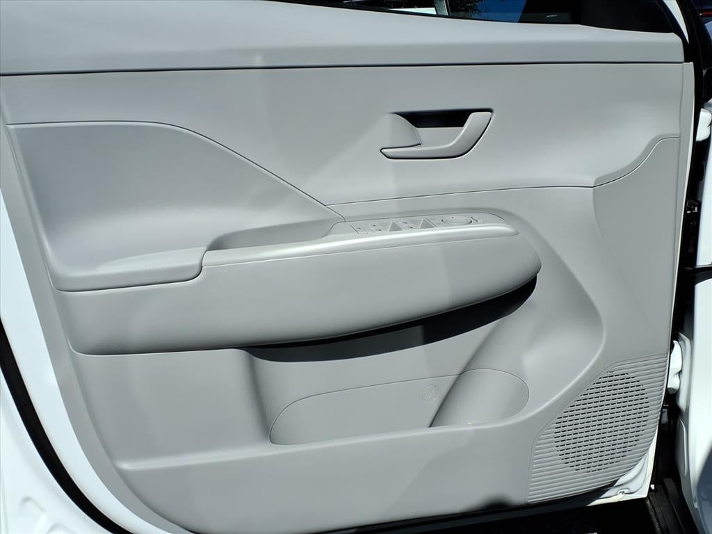 2026 Hyundai KONA SE FWD