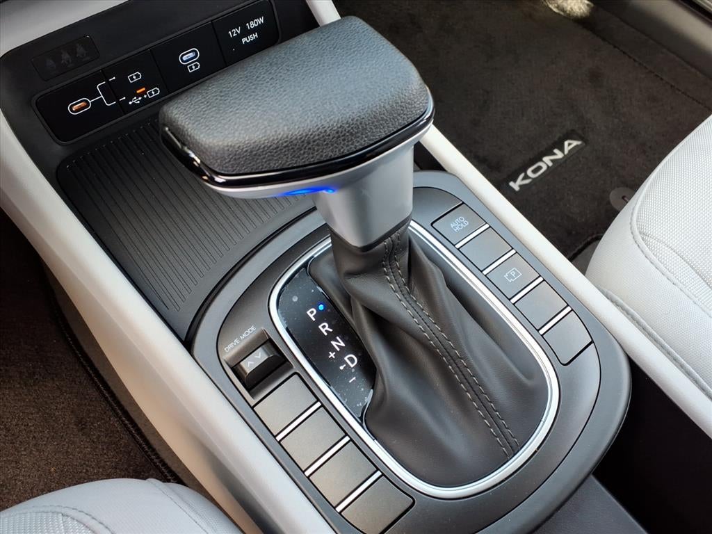 2026 Hyundai KONA SE FWD