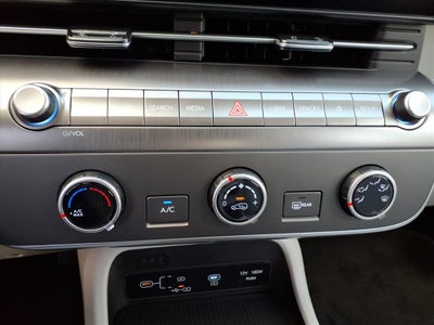 2026 Hyundai KONA SE FWD