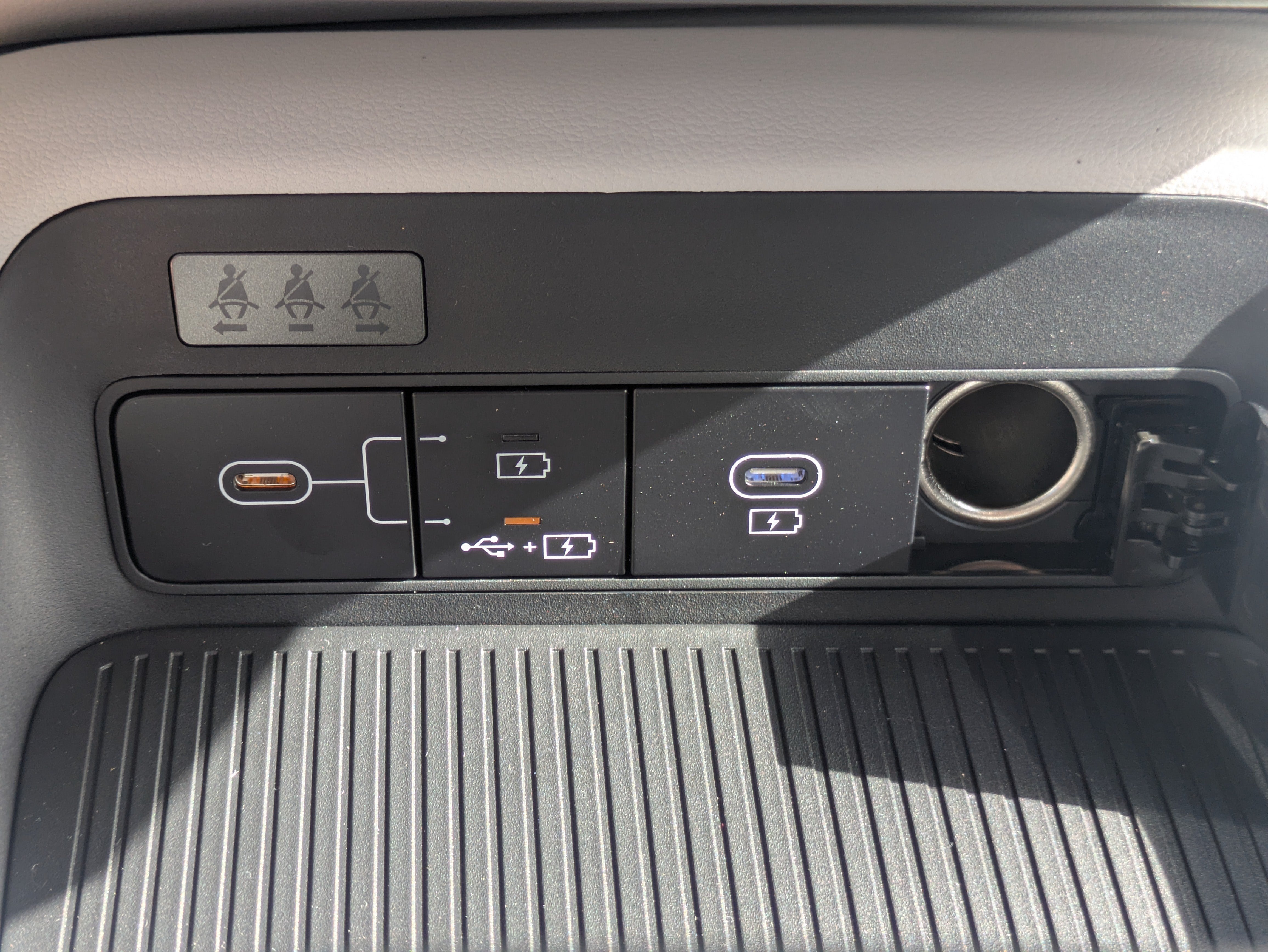 2027 Hyundai KONA SE
