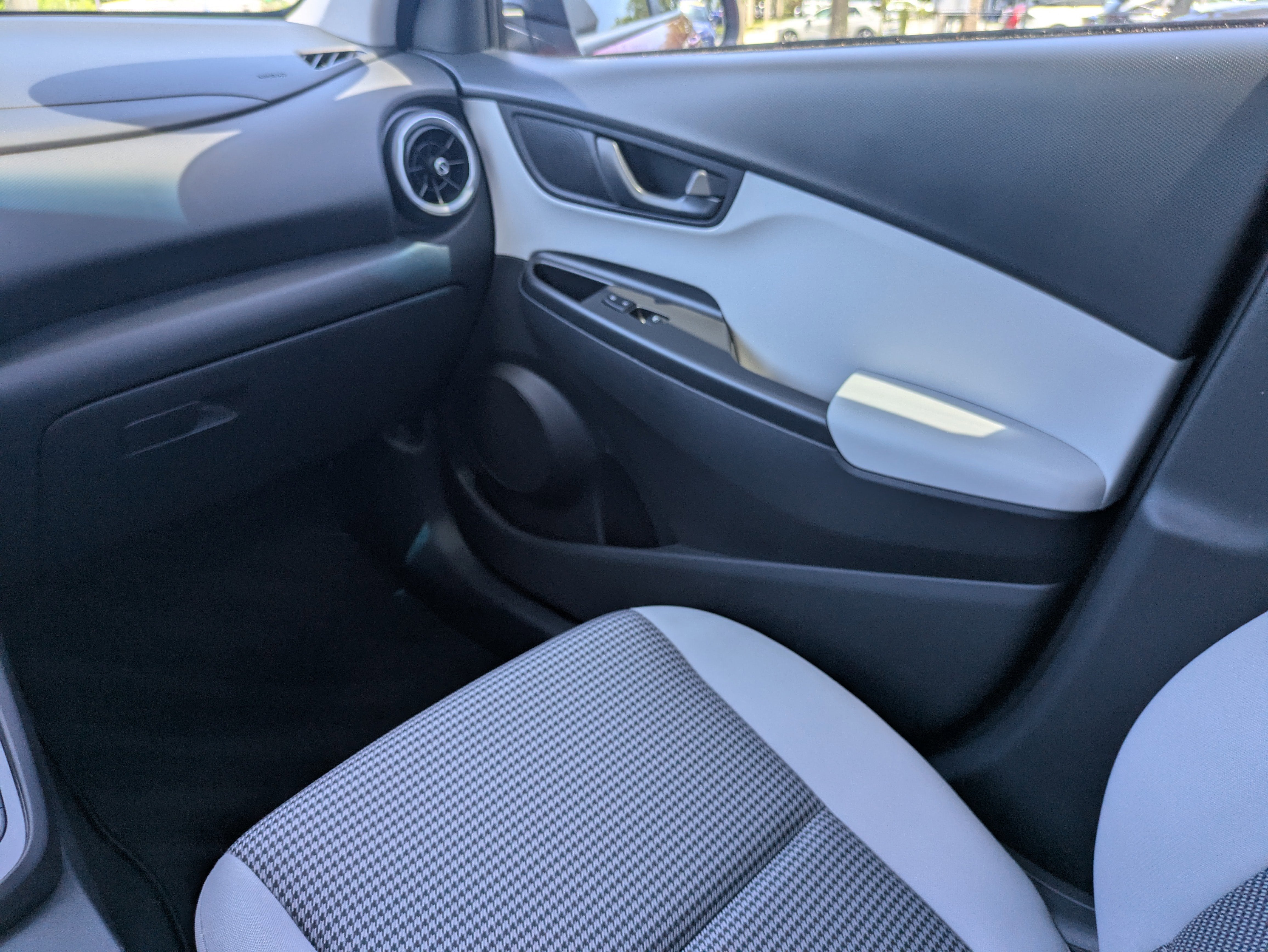 2023 Hyundai KONA SE